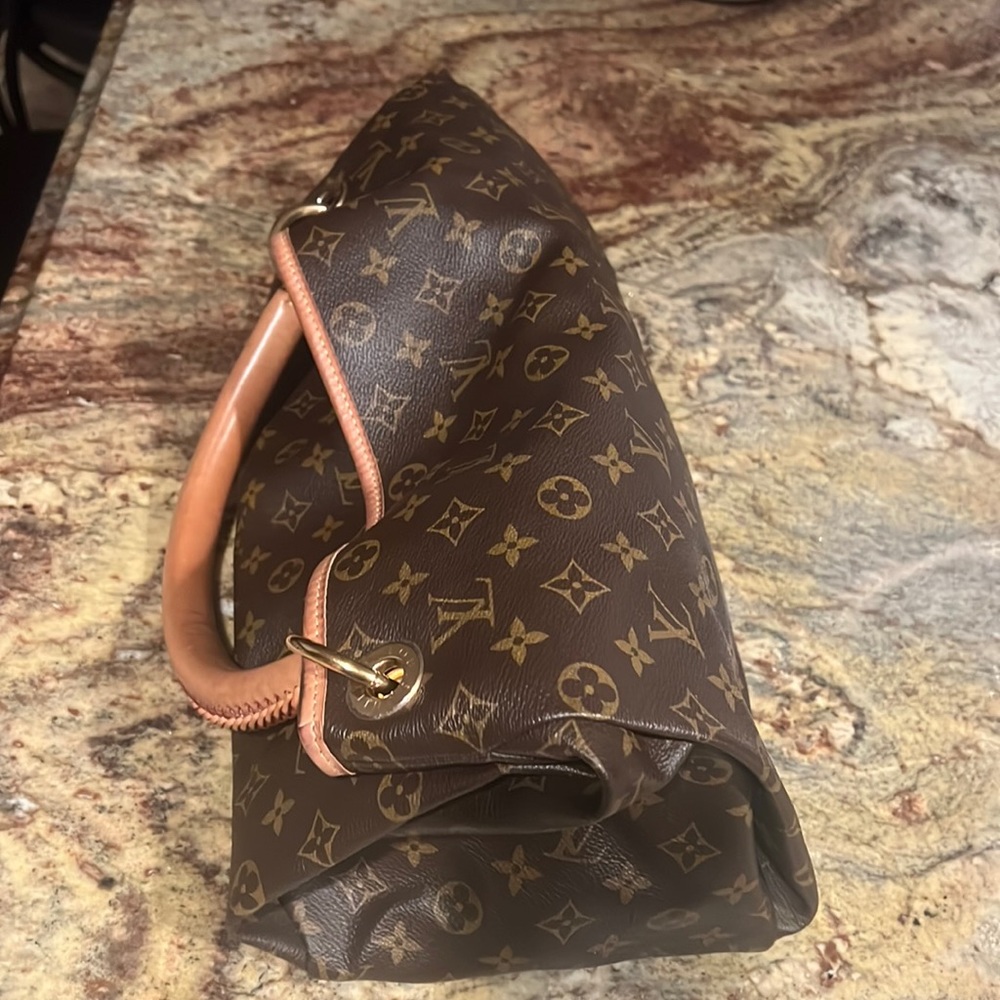 Authentic 🌺LOUIS VUITTON Artsy MM Monogram LV Hobo Shoulder bag